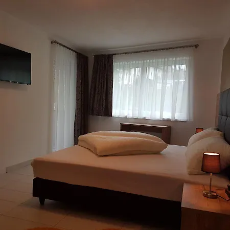 Luneta Apartman Ladis